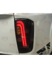 Nissan Navara NP300 2015+ stopuri spate fumurii cu LED-uri X-Type