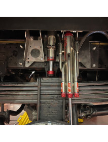 Suspensie formata din : 4 x Amortizoare 5 Coloane Reglabile Proland PROFENDER bypass + 4 x bump-stopuri (de 2 si cu cursa de 2/3