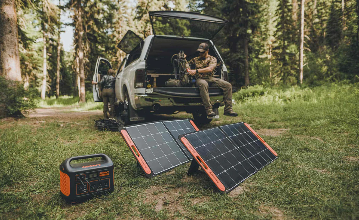 Panouri solare fotovoltaice, pliabile si eficiente pentru camping si aer liber, varianta de 100W